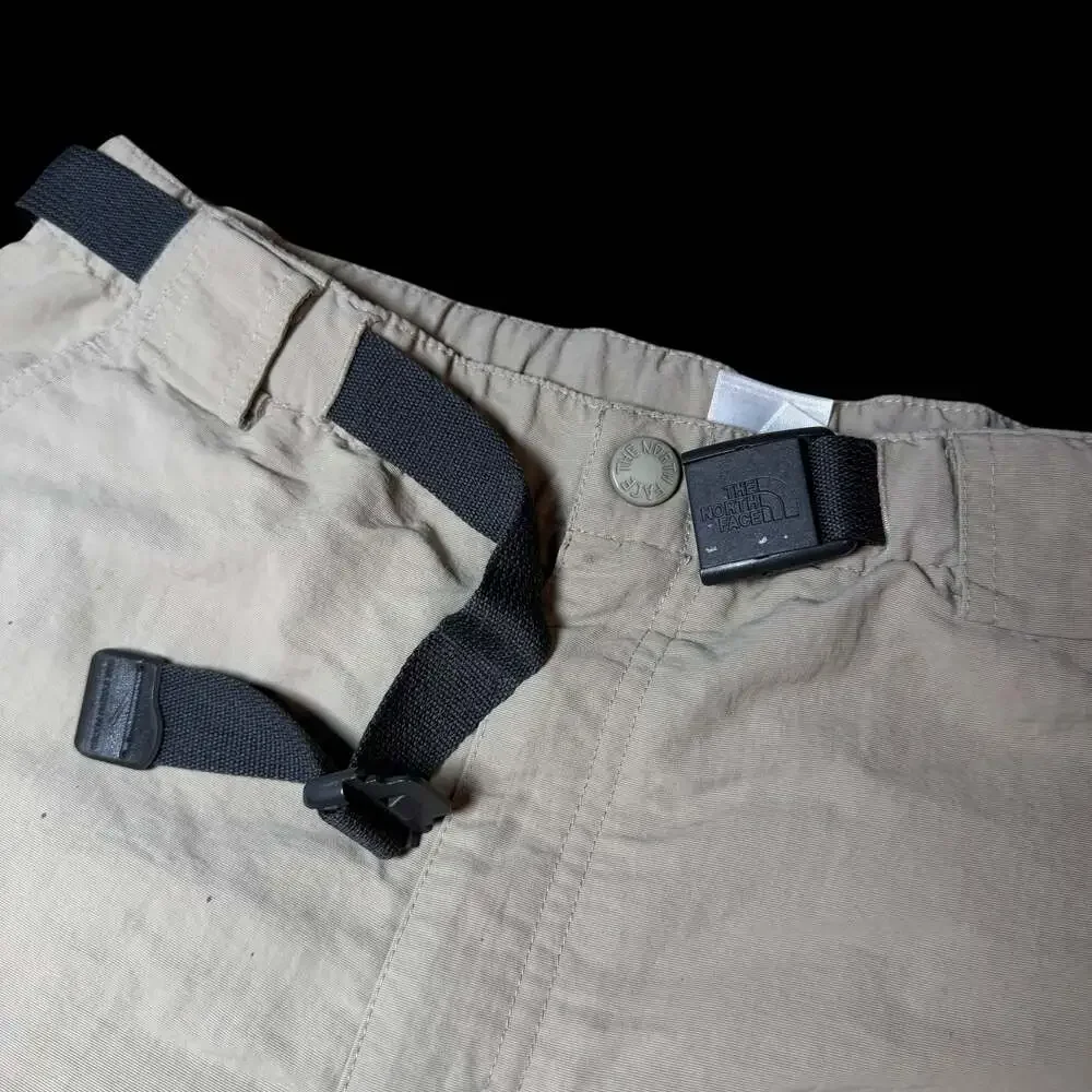 The North Face Mens Beige Cargo Hiking Shorts with Built-In Belt Size M